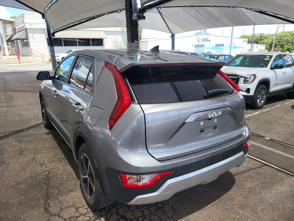 Thumbnail: 2025 Kia Niro - 9