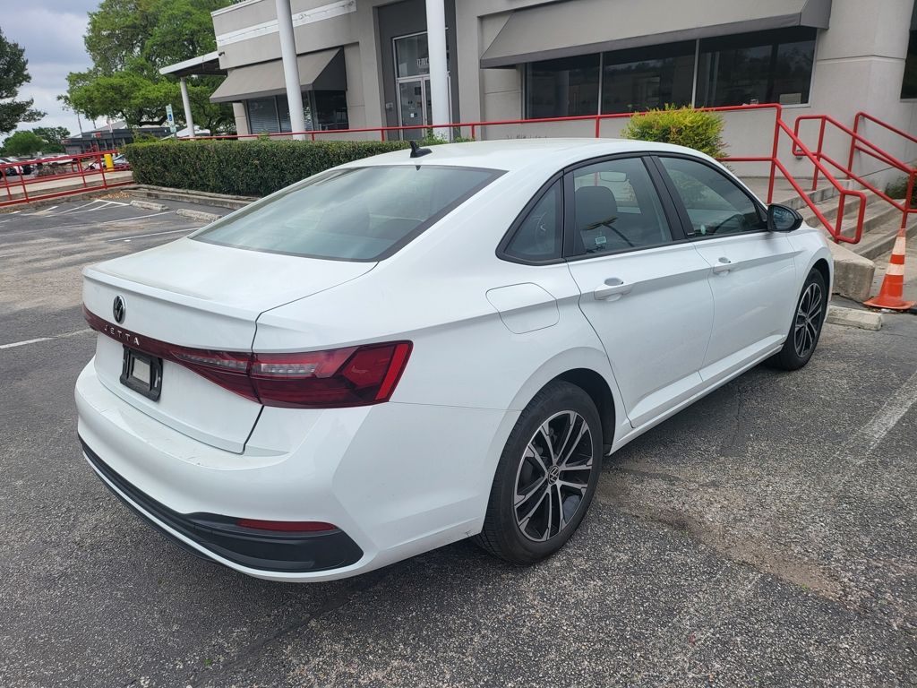 Thumbnail: 2025 Volkswagen Jetta - 14