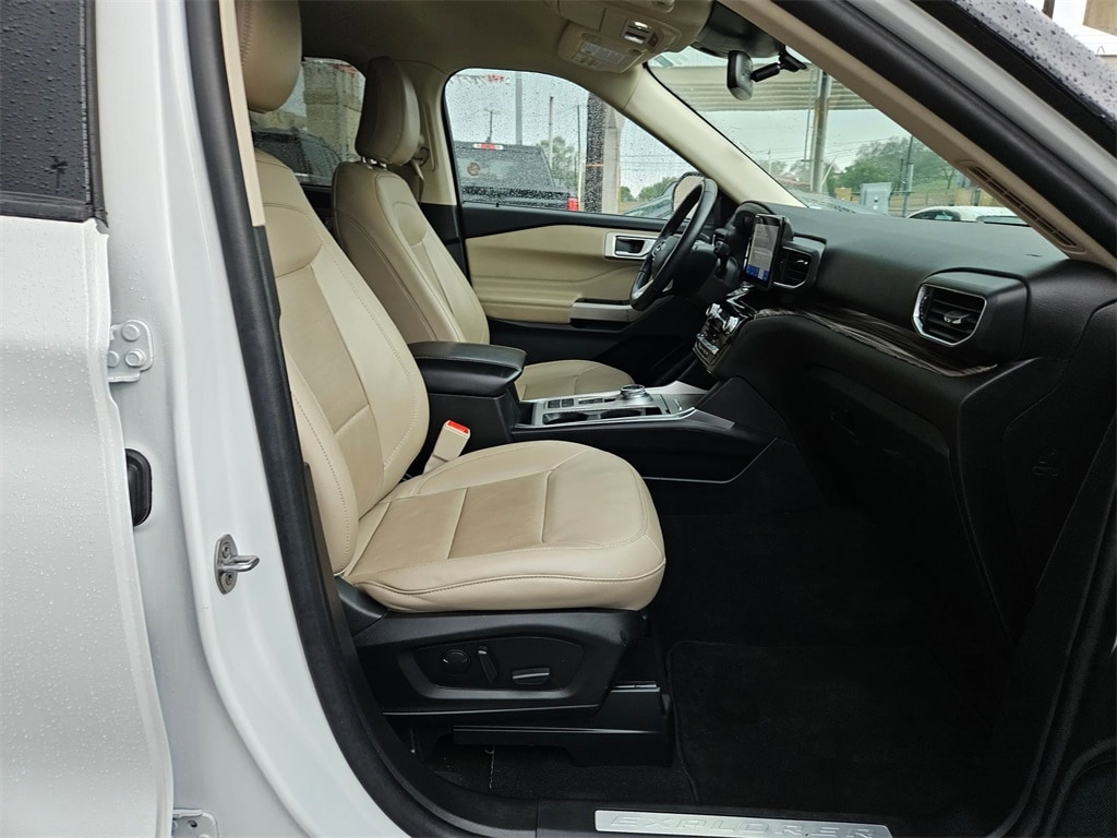 Thumbnail: 2023 Ford Explorer - 30