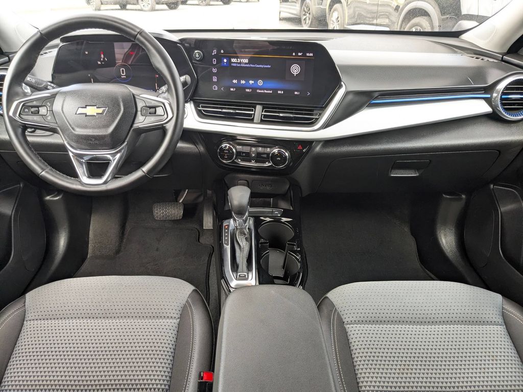 Thumbnail: 2025 Chevrolet Trax - 24