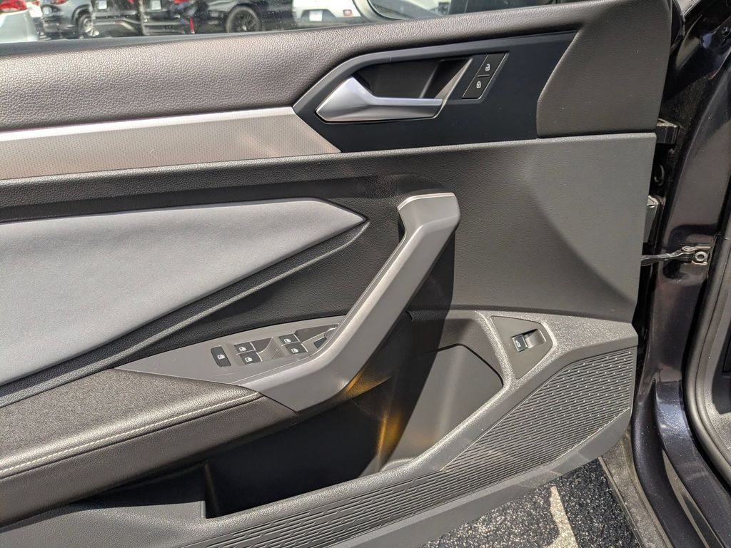 Thumbnail: 2025 Volkswagen Jetta - 13