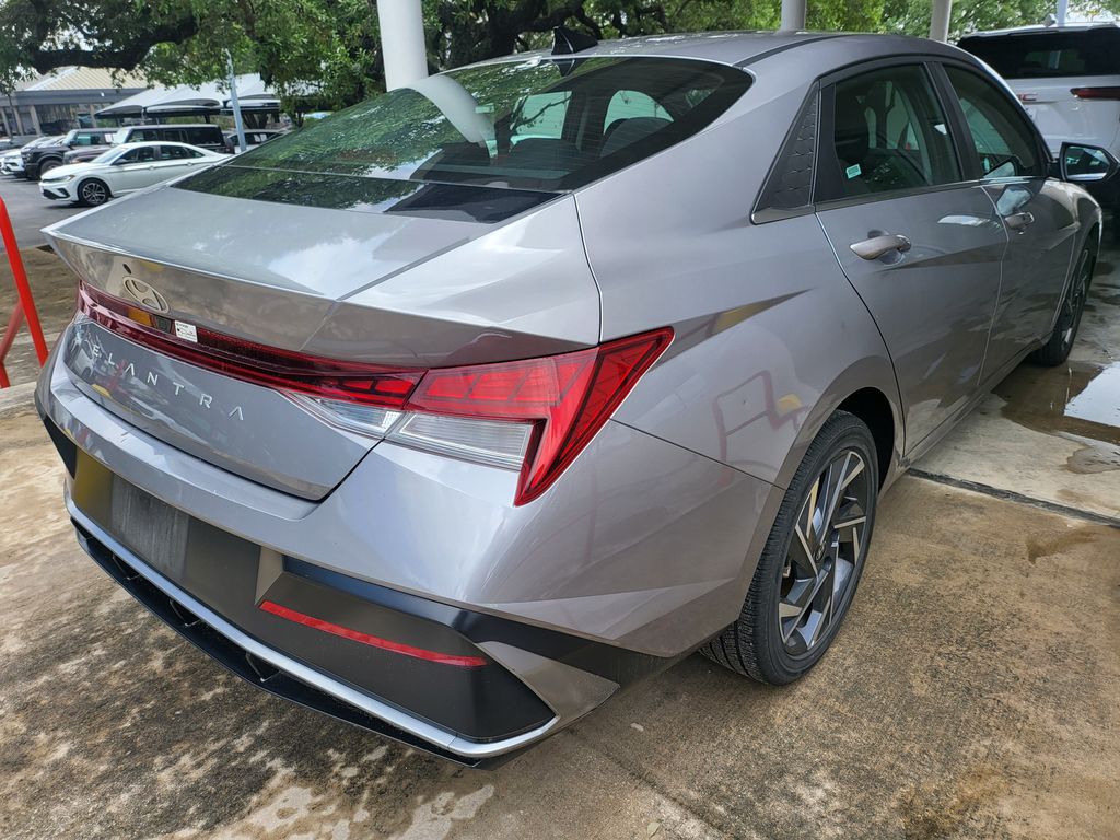 Thumbnail: 2025 Hyundai Elantra - 8