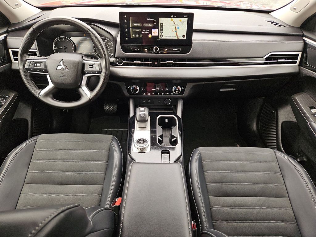 Thumbnail: 2025 Mitsubishi Outlander - 19