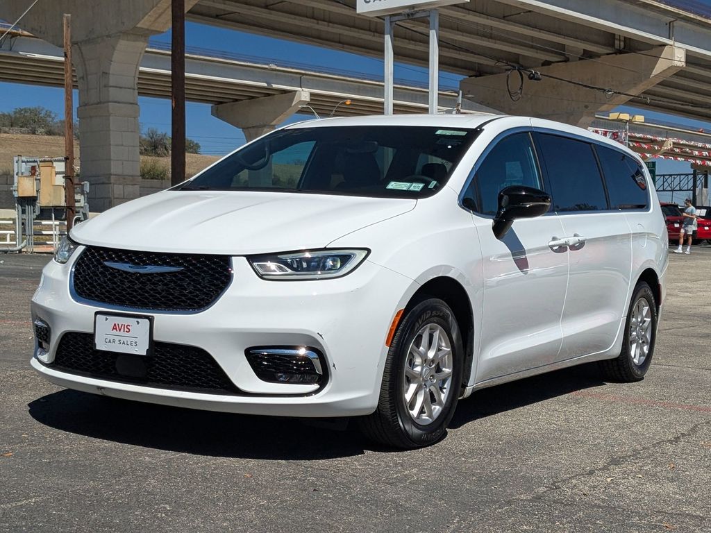 Thumbnail: 2025 Chrysler Pacifica - 1