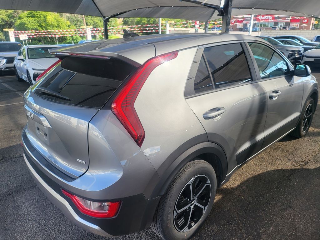 Thumbnail: 2025 Kia Niro - 8