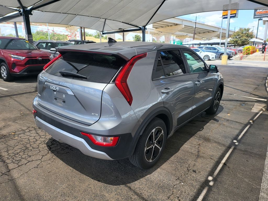 Thumbnail: 2025 Kia Niro - 8