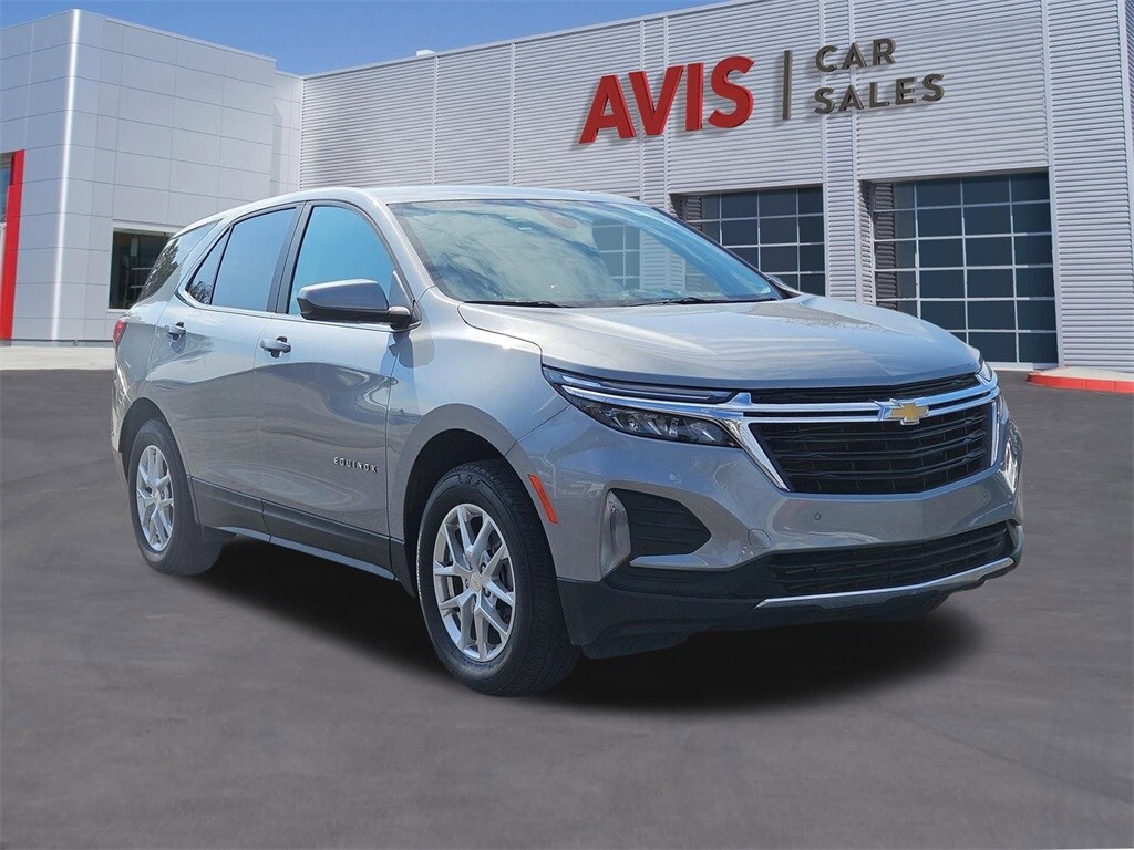 2024 Chevrolet Equinox LT photo 3