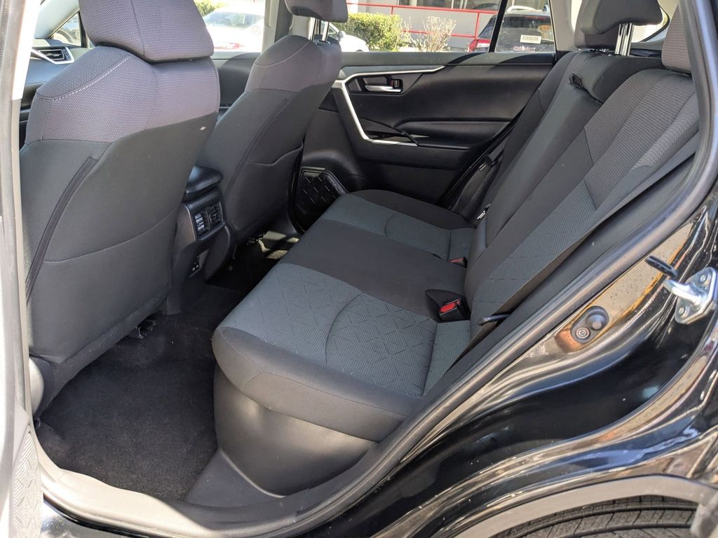 Thumbnail: 2025 Toyota RAV4 - 24