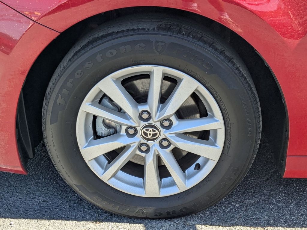 Thumbnail: 2025 Toyota Camry - 29