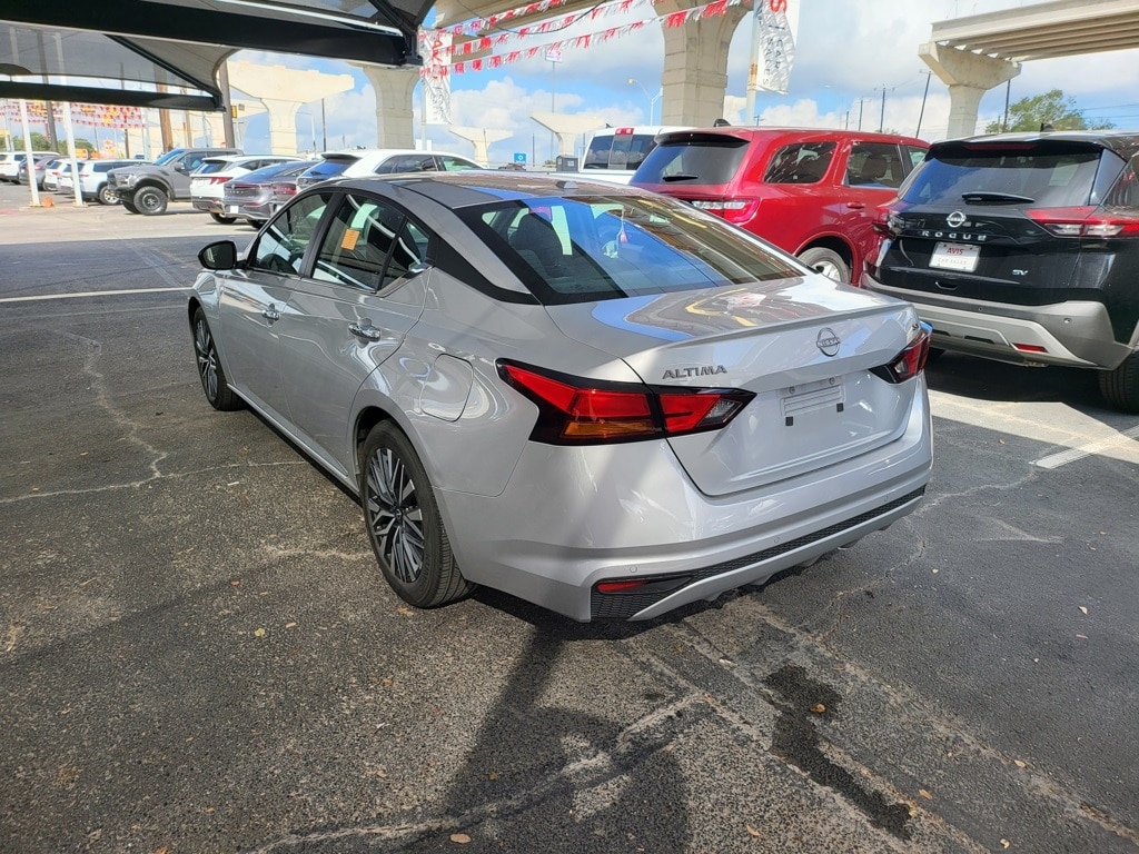 Thumbnail: 2024 Nissan Altima - 7