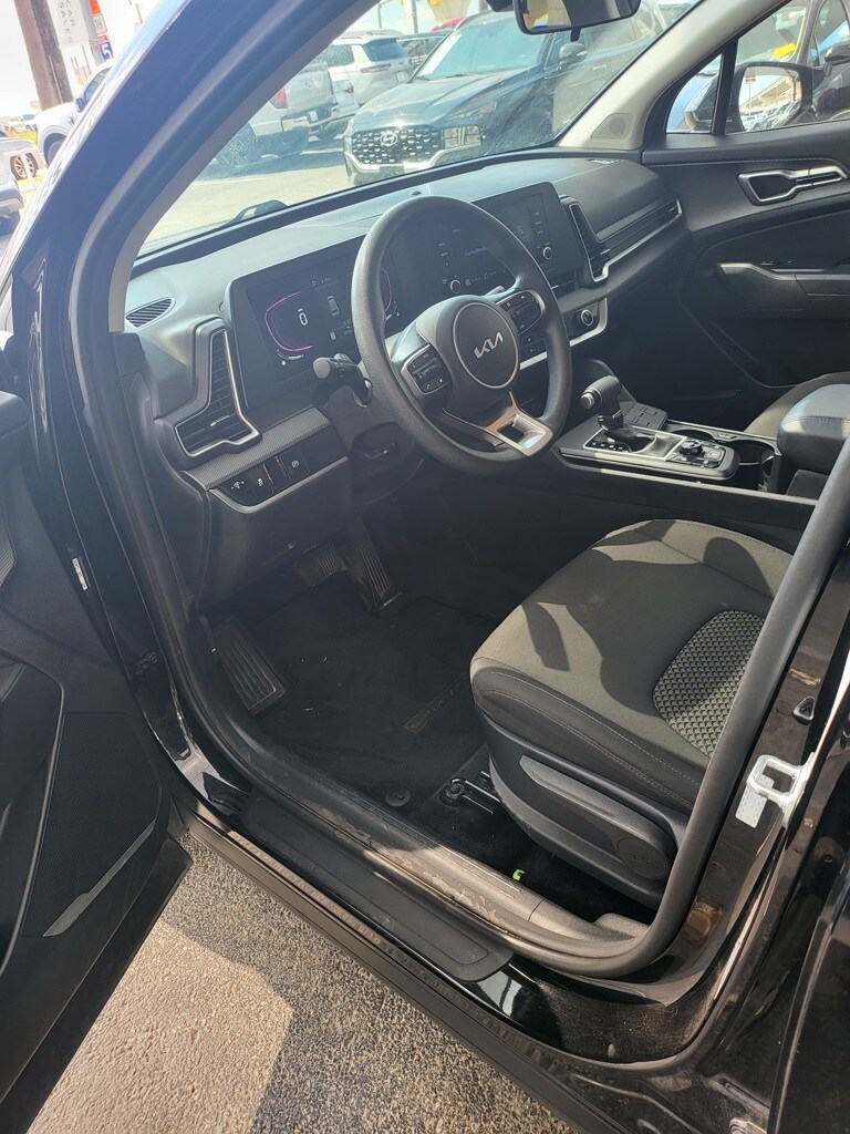 2024 Kia Sportage LX photo 4