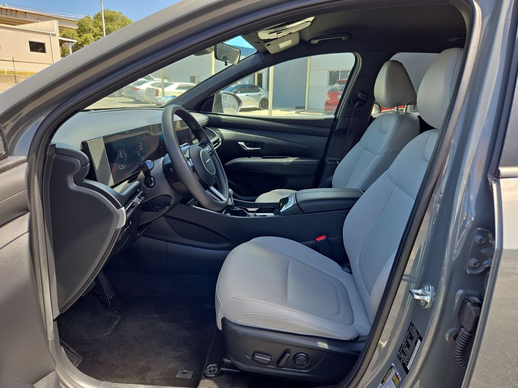 2025 Hyundai Santa Cruz SEL - Photo 11