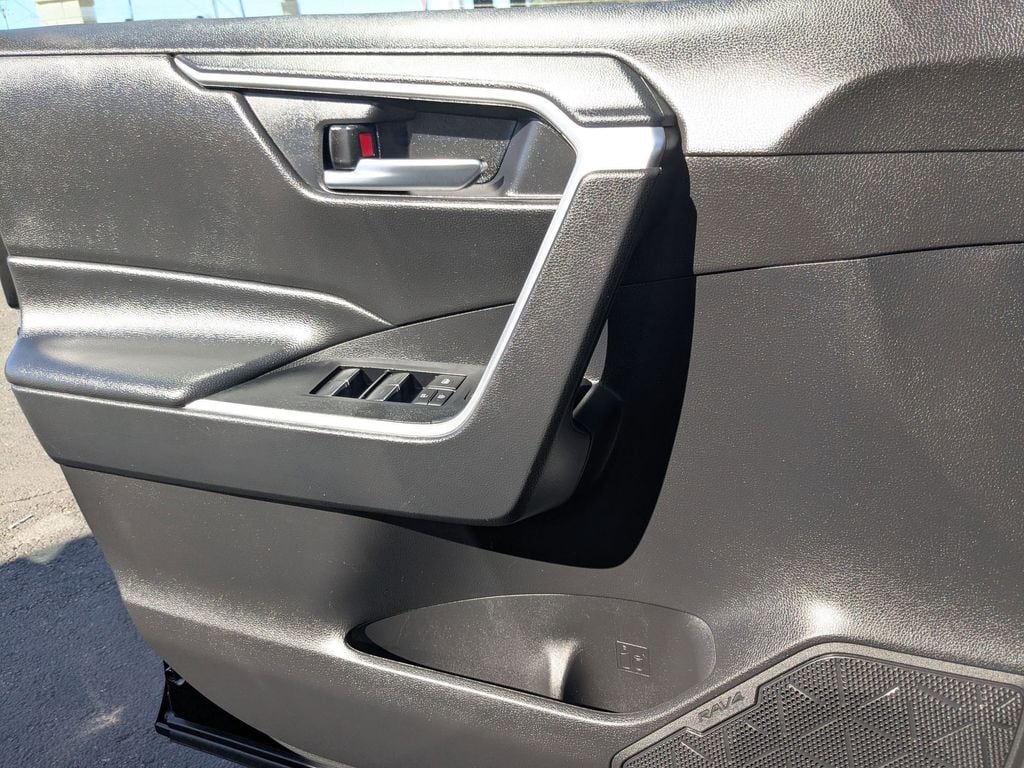 Thumbnail: 2025 Toyota RAV4 - 14