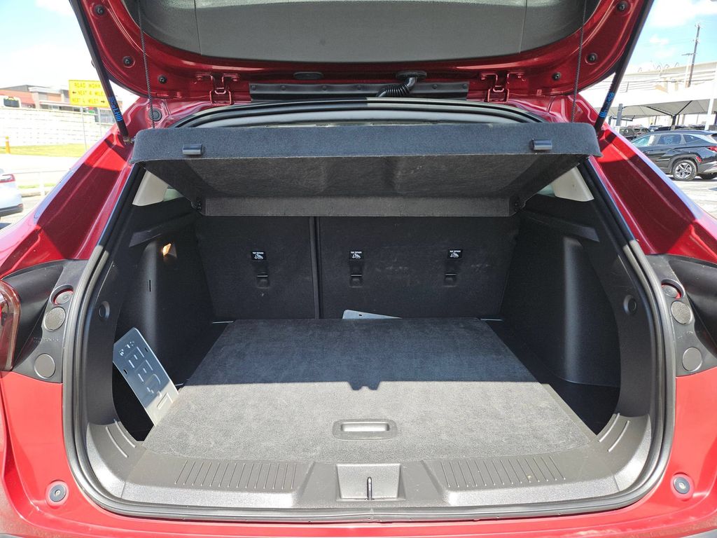2025 Chevrolet Trax LT - Photo 26