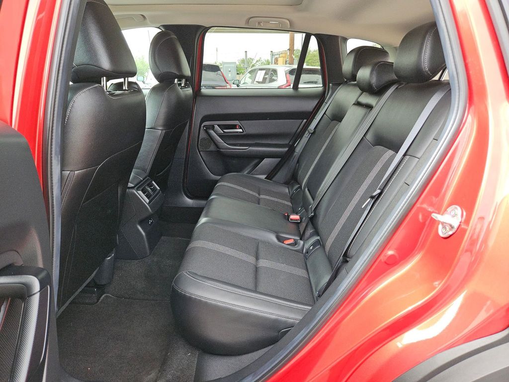 Thumbnail: 2025 Mazda CX-50 - 17