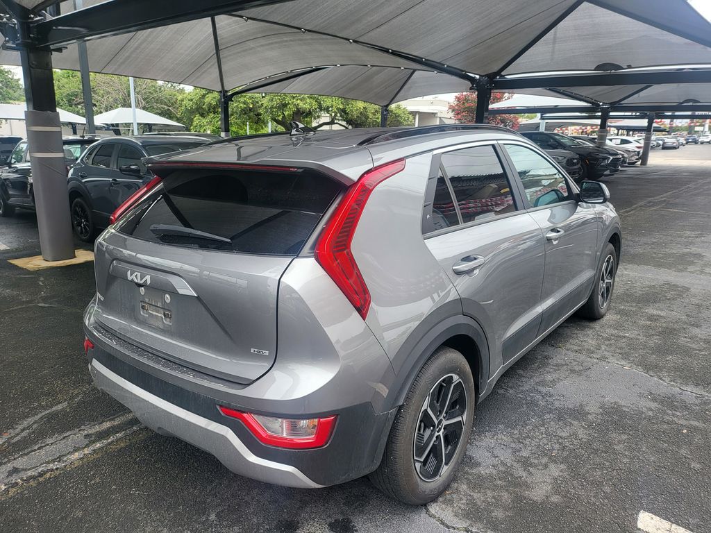 Thumbnail: 2025 Kia Niro - 8