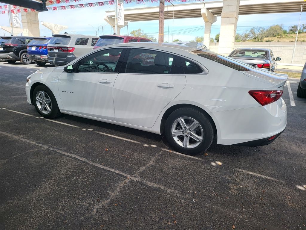 Thumbnail: 2024 Chevrolet Malibu - 13