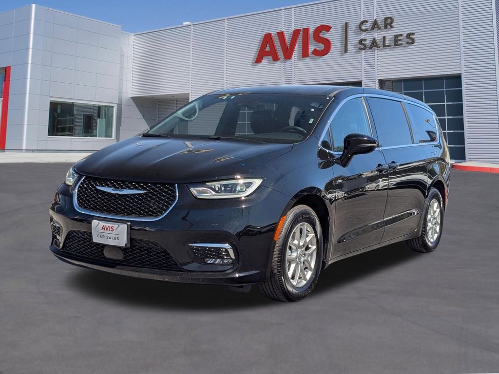 Thumbnail: 2025 Chrysler Pacifica - 1