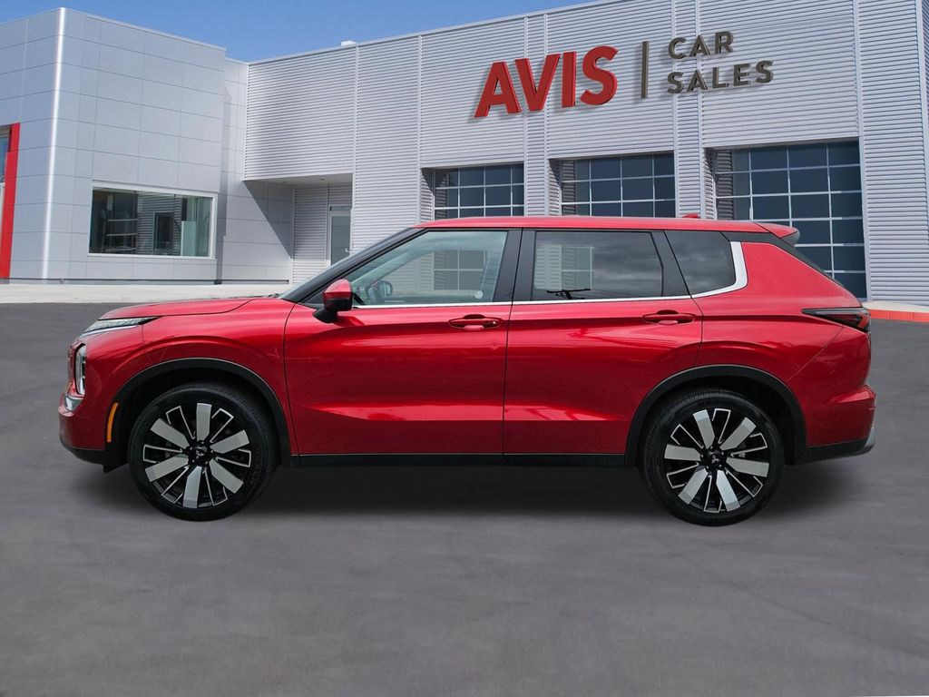 Thumbnail: 2025 Mitsubishi Outlander - 2
