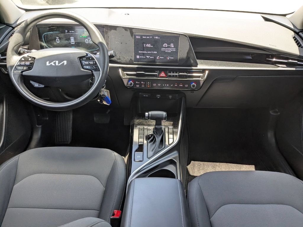 Thumbnail: 2025 Kia Niro - 24