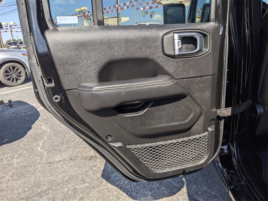 Thumbnail: 2023 Jeep Wrangler - 23