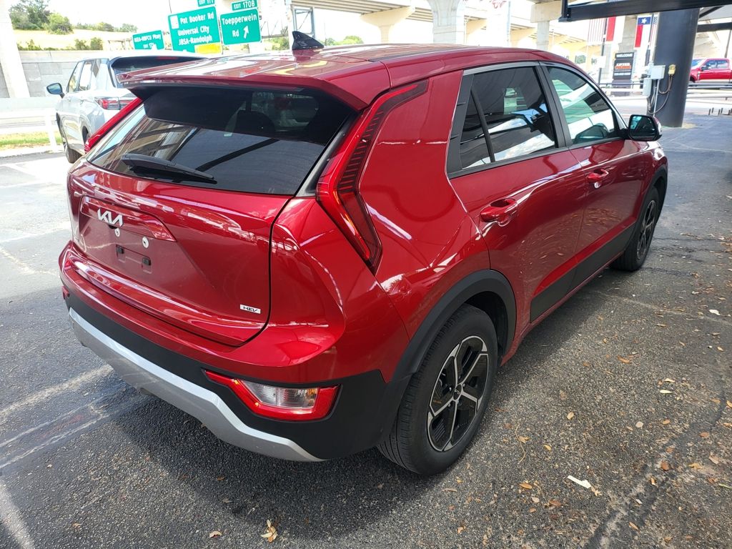 Thumbnail: 2025 Kia Niro - 9