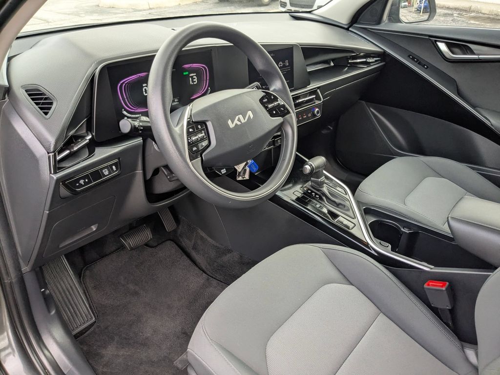 Thumbnail: 2025 Kia Niro - 14