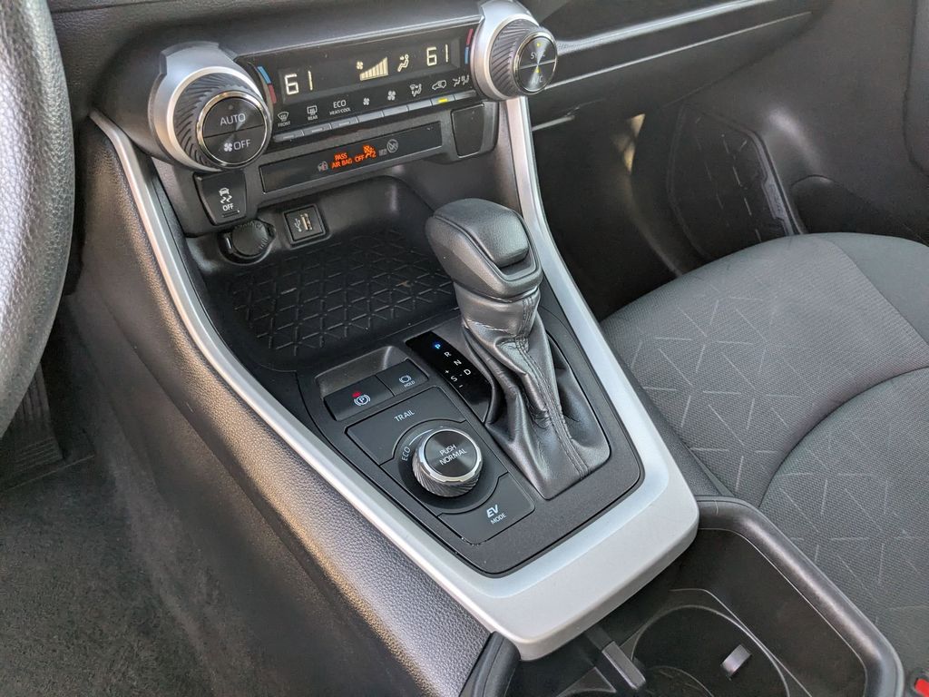 Thumbnail: 2025 Toyota RAV4 - 22