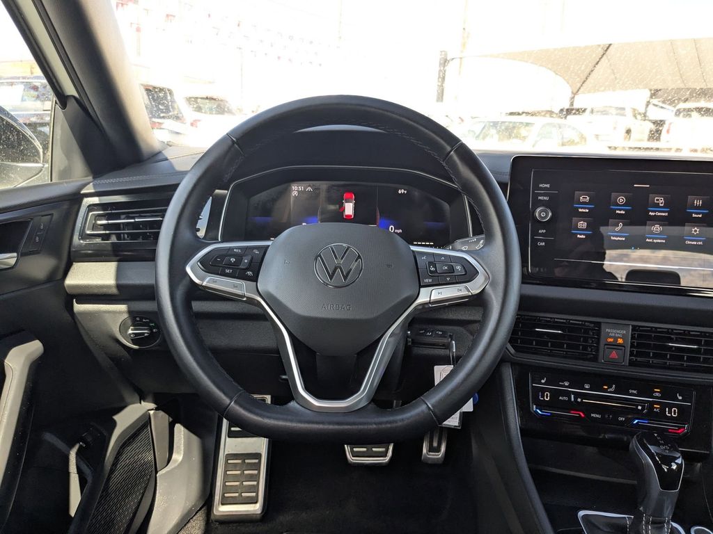Thumbnail: 2025 Volkswagen Jetta - 27
