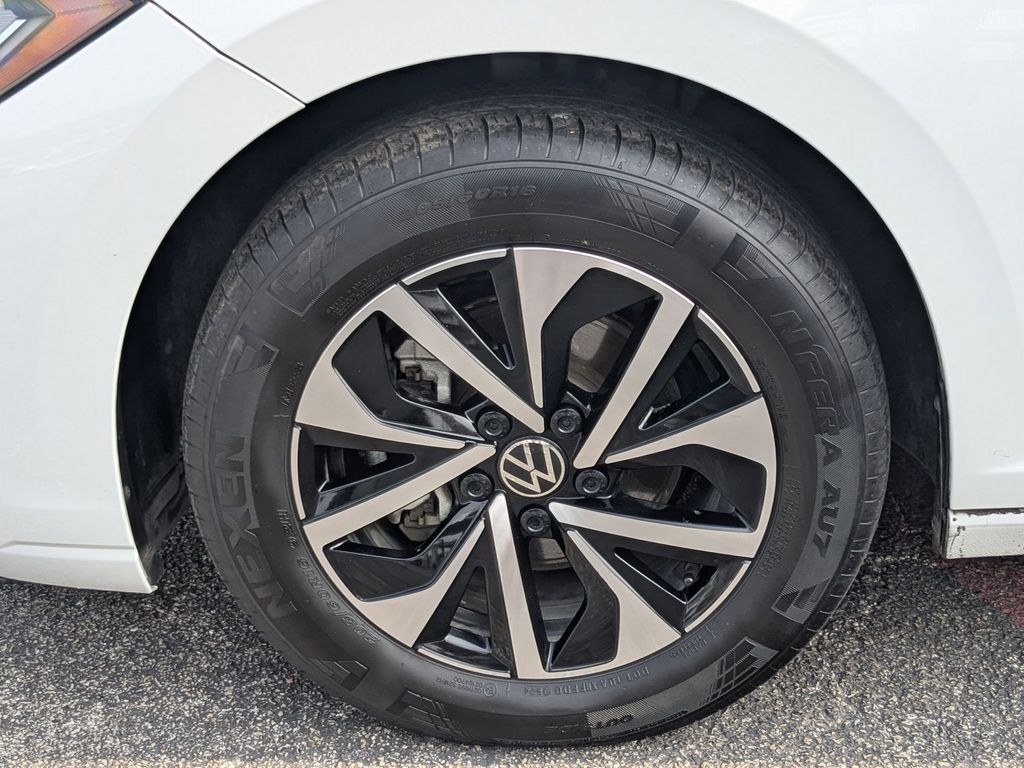 Thumbnail: 2025 Volkswagen Jetta - 27