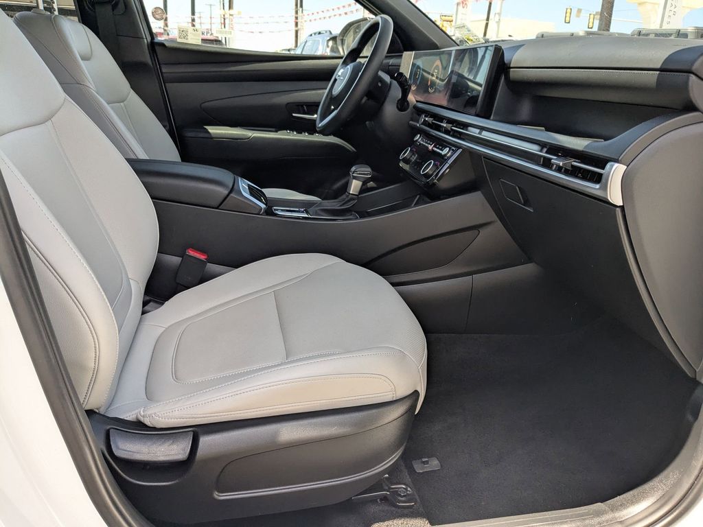 Thumbnail: 2025 Hyundai Santa Cruz - 29