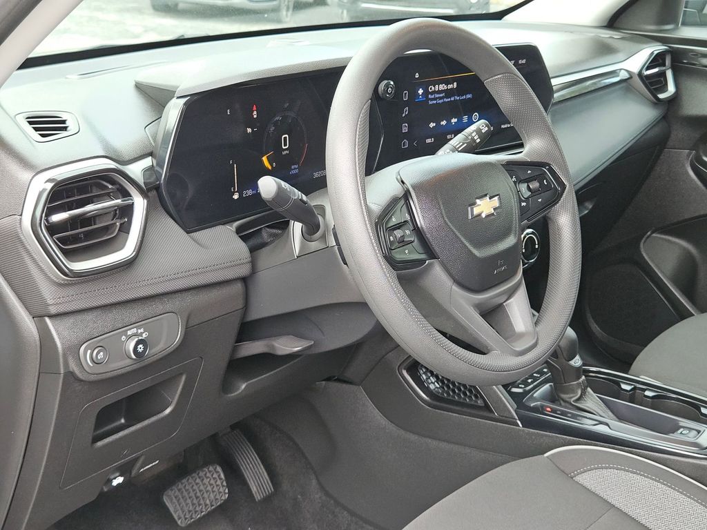 Thumbnail: 2025 Chevrolet TrailBlazer - 13