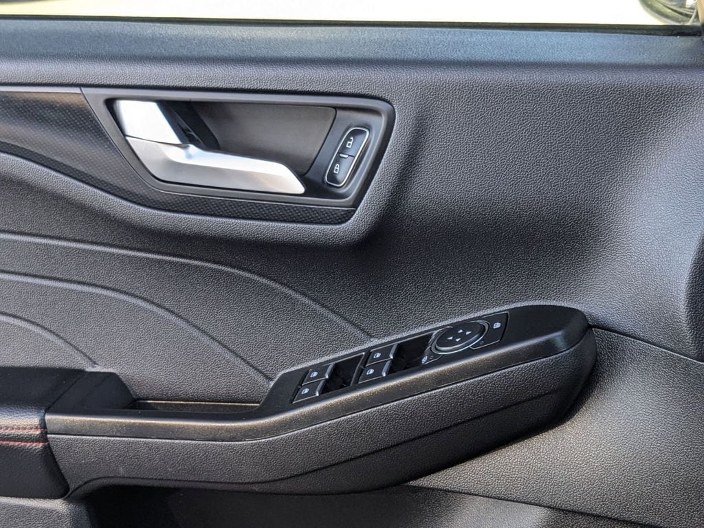 Thumbnail: 2025 Ford Escape - 17