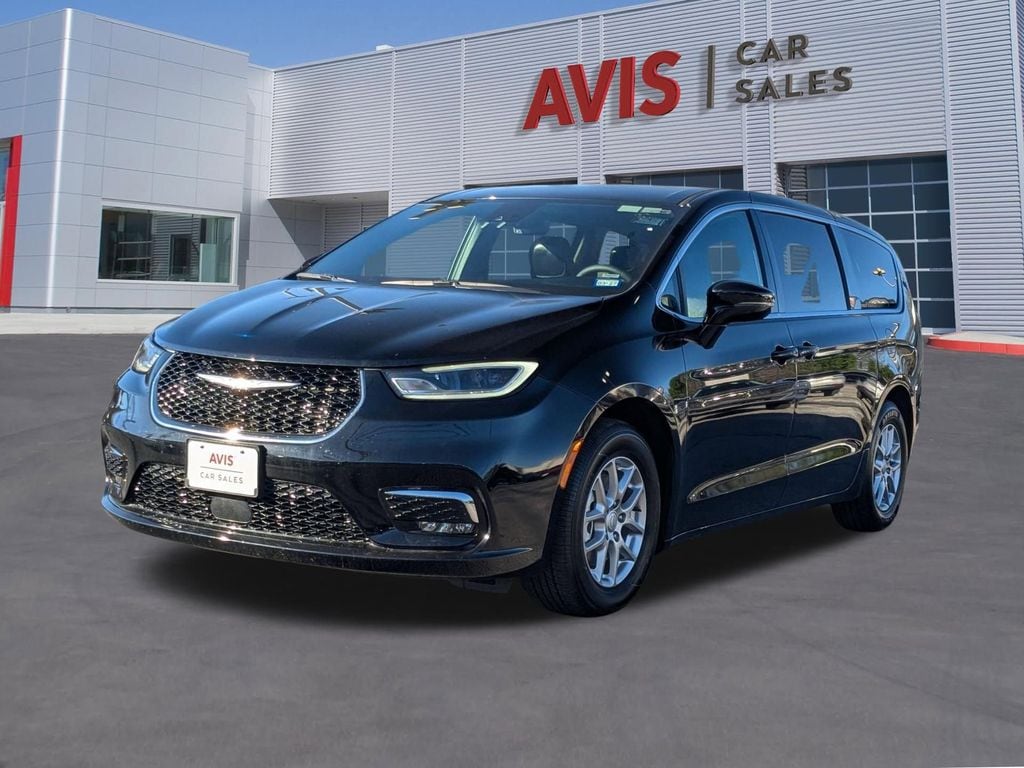 Thumbnail: 2025 Chrysler Pacifica - 1