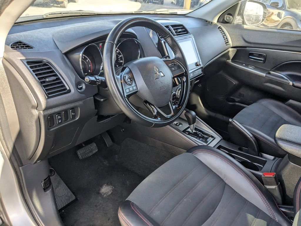 Thumbnail: 2025 Mitsubishi Outlander Sport - 13