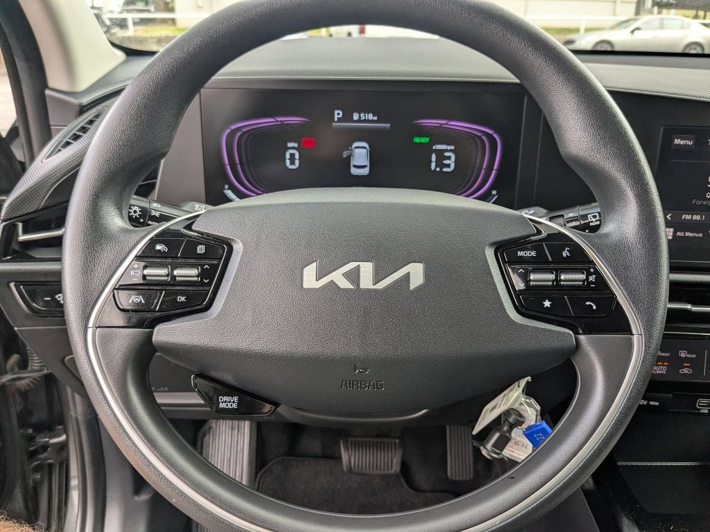 Thumbnail: 2025 Kia Niro - 16