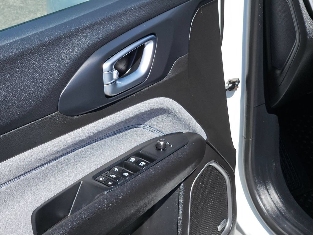 2025 Jeep Compass Latitude - Photo 15