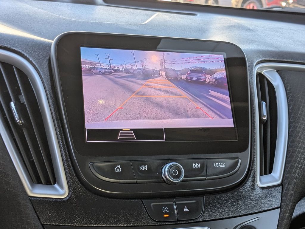 Thumbnail: 2024 Chevrolet Malibu - 22