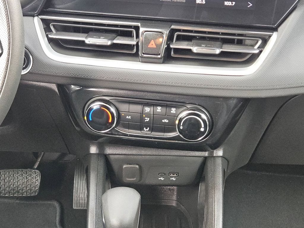Thumbnail: 2025 Chevrolet TrailBlazer - 21