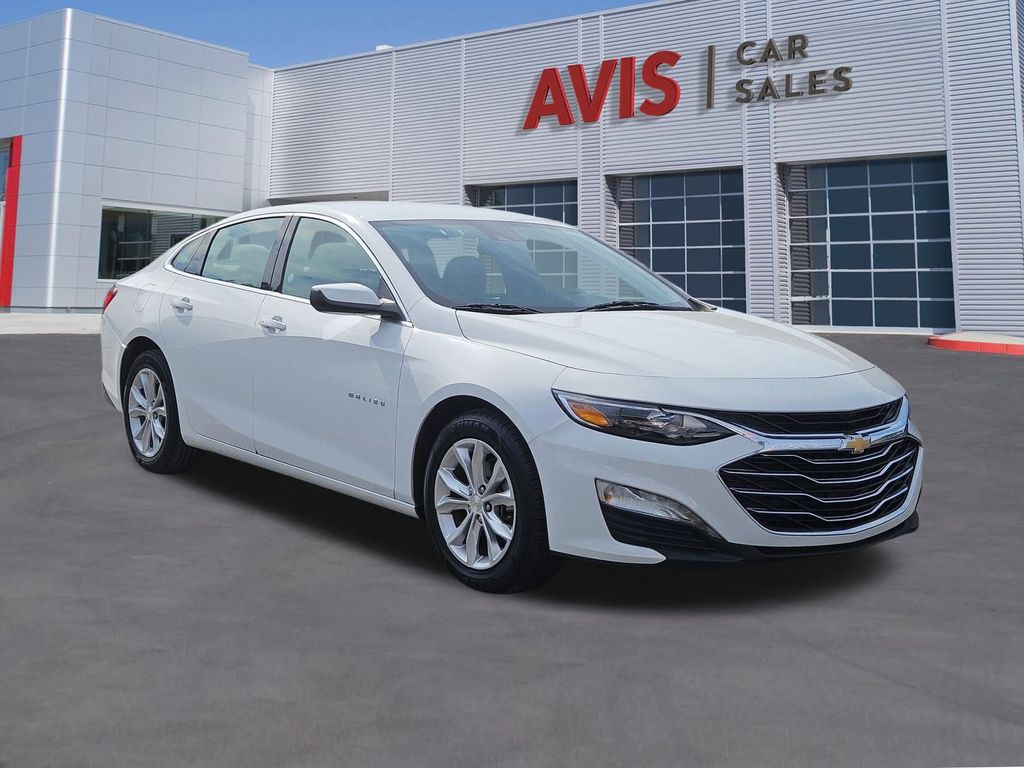 2024 Chevrolet Malibu 1LT photo 3