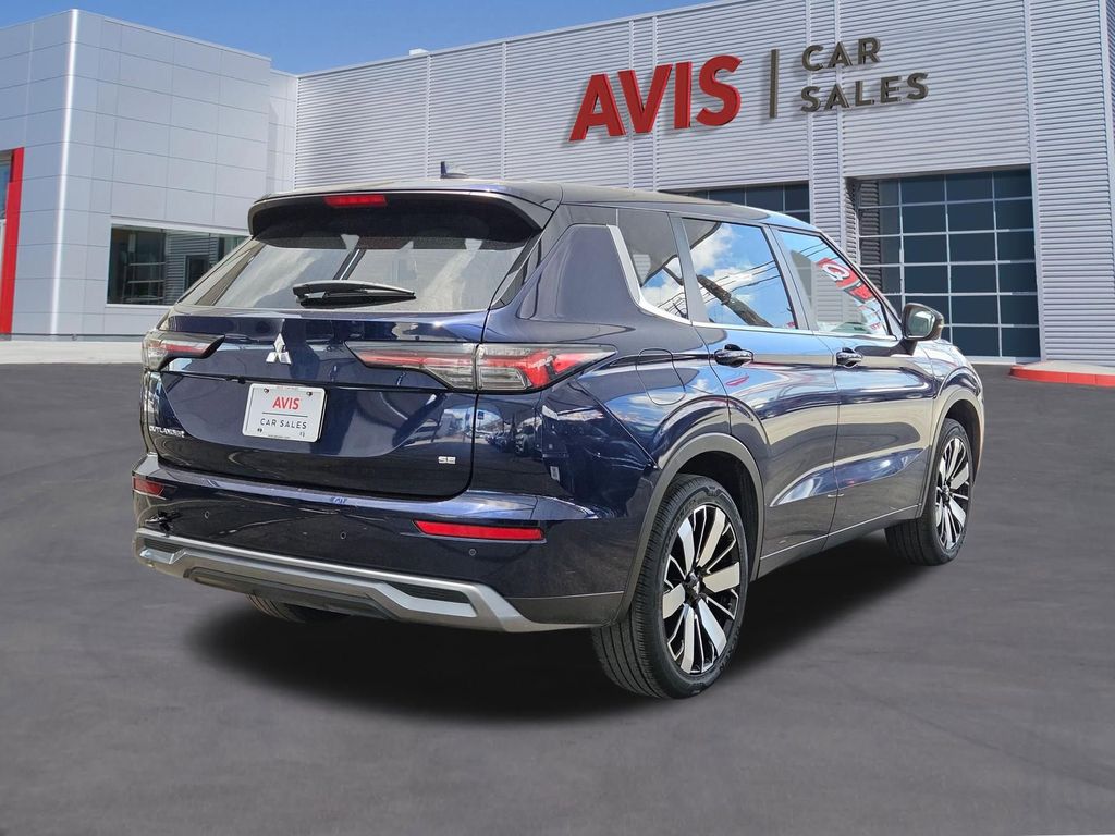 Thumbnail: 2025 Mitsubishi Outlander - 6