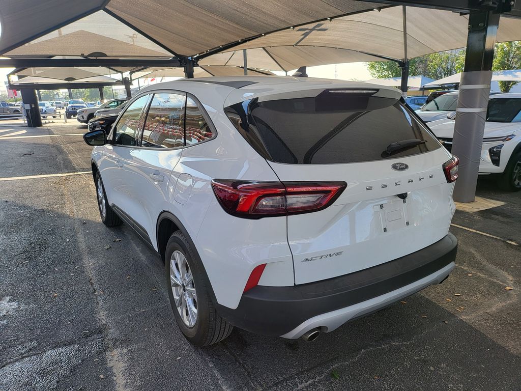 Thumbnail: 2025 Ford Escape - 9