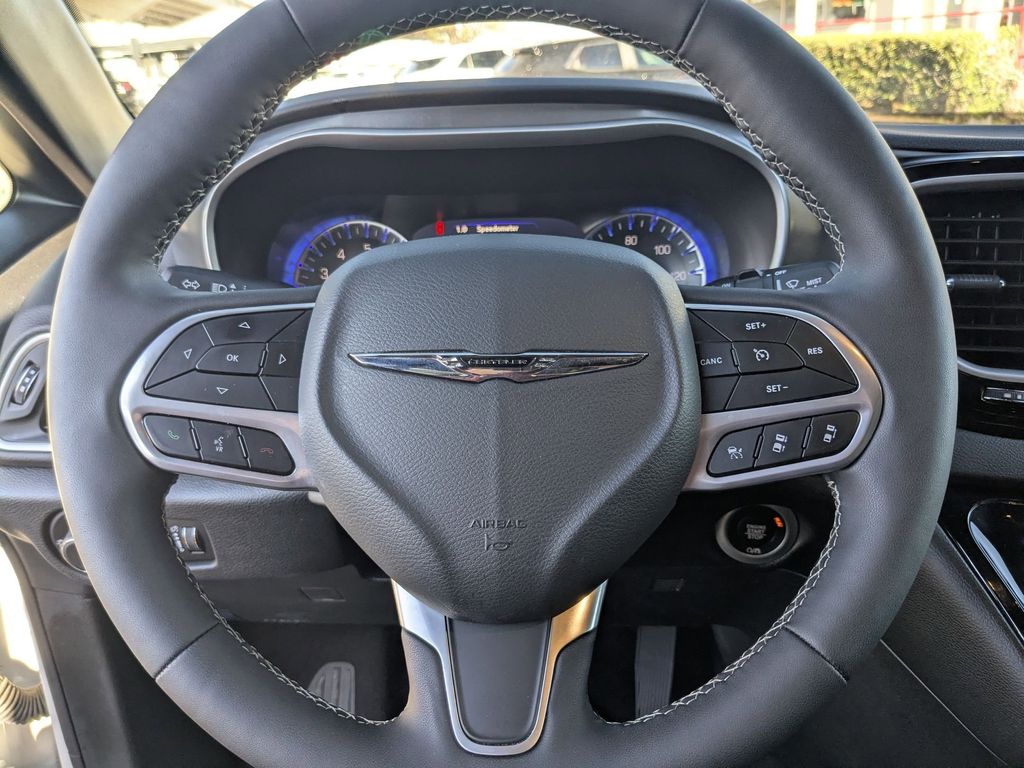 Thumbnail: 2025 Chrysler Pacifica - 17