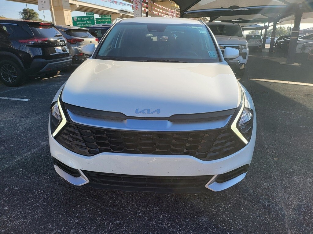 2023 Kia Sportage LX photo 2