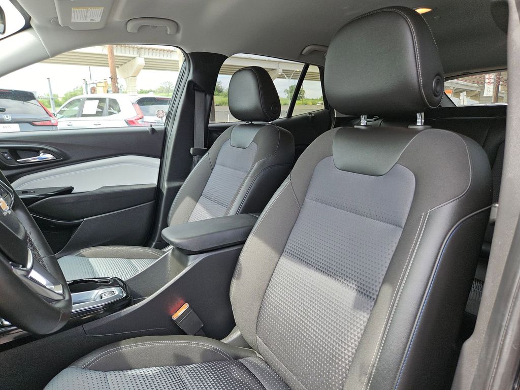 Thumbnail: 2025 Chevrolet Trax - 16