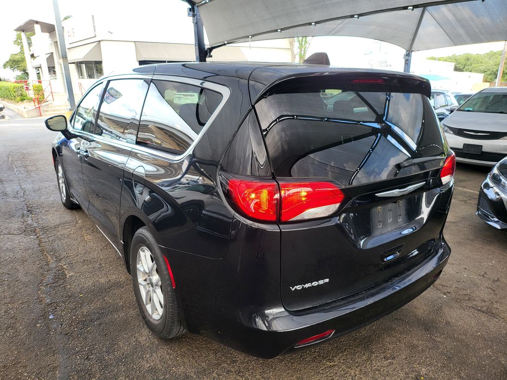 Thumbnail: 2023 Chrysler Voyager - 9