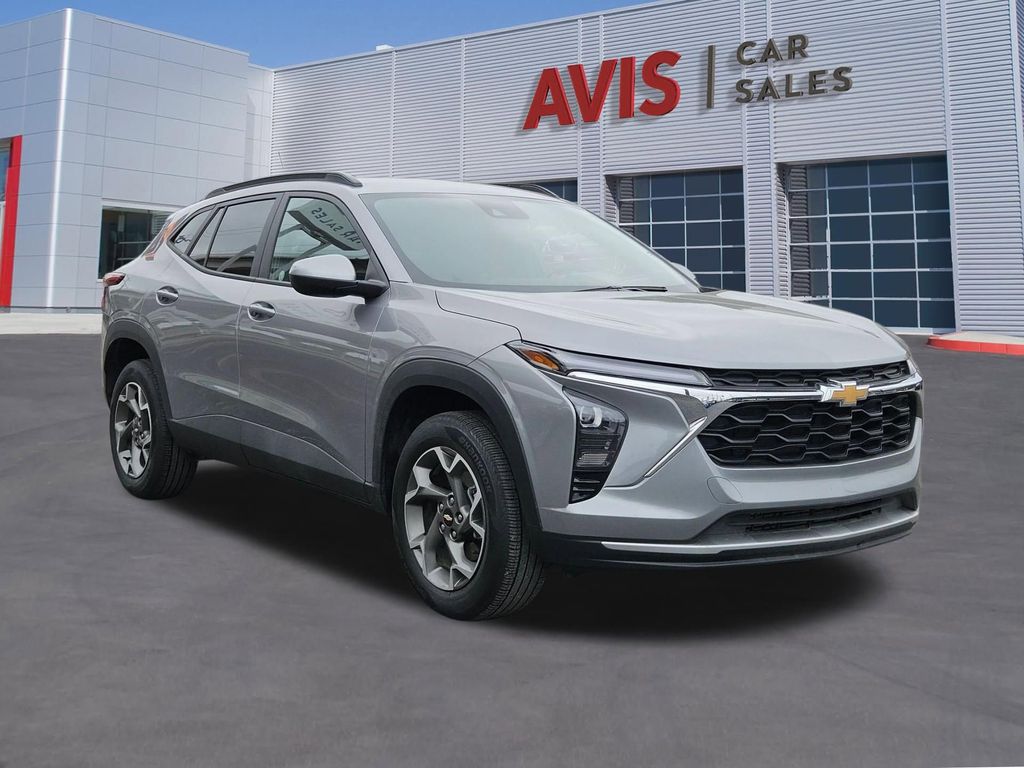 Thumbnail: 2025 Chevrolet Trax - 9
