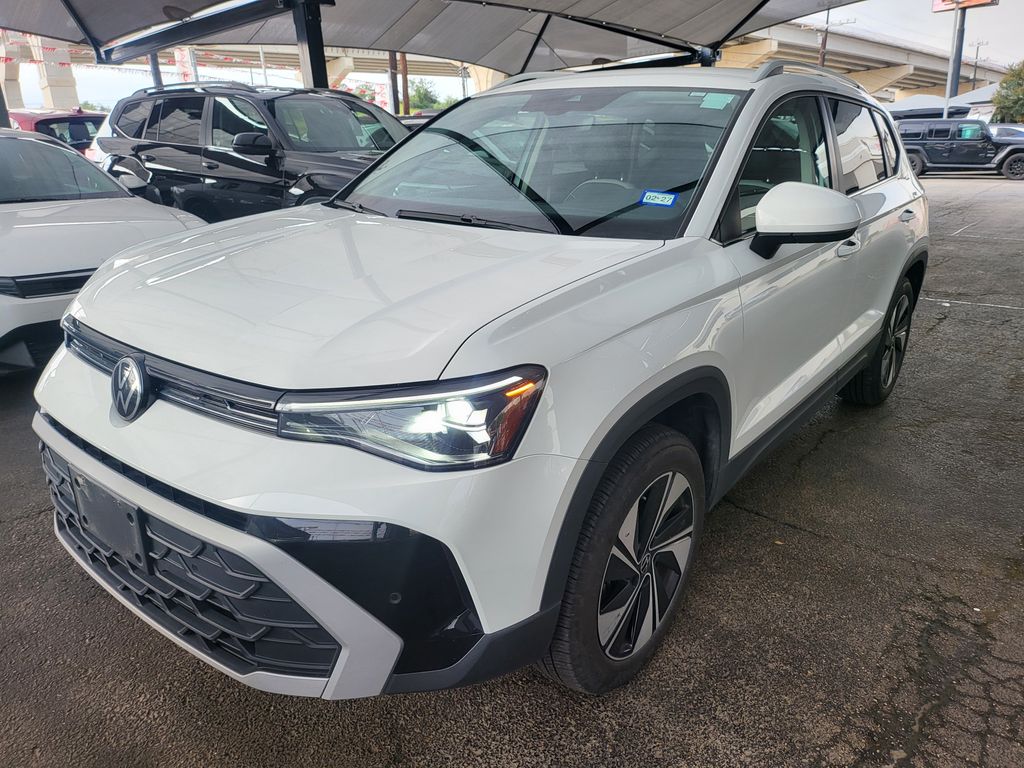 2025 Volkswagen Taos 1.5T SE 4Motion's photo