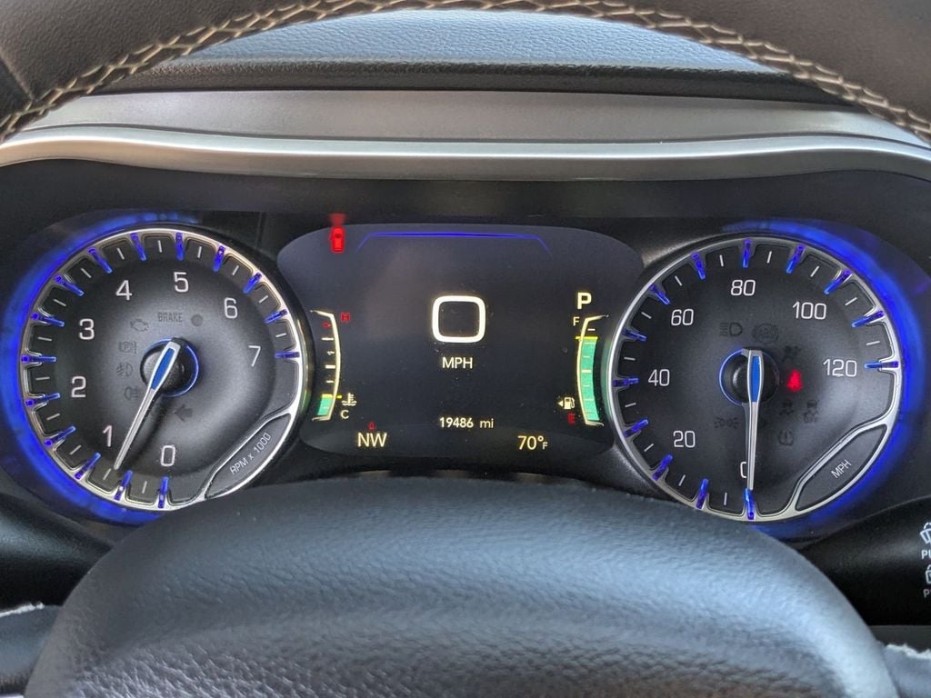 Thumbnail: 2025 Chrysler Pacifica - 18