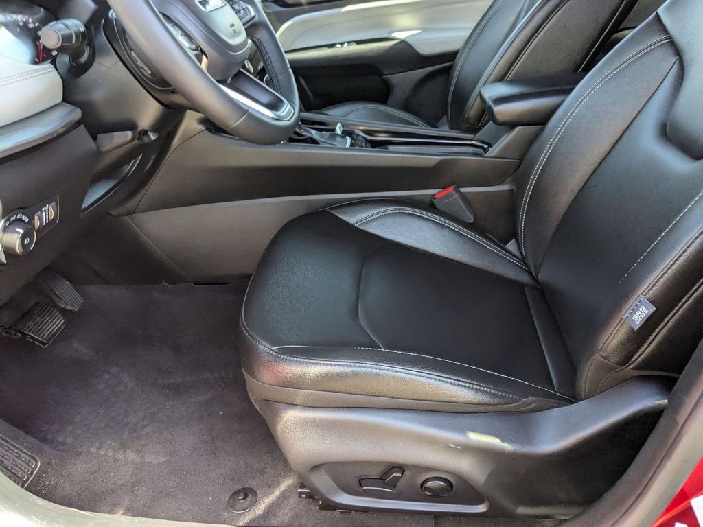 Thumbnail: 2025 Jeep Compass - 11